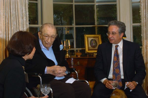 Max Fisher with Robert Aronson and Penny Blumenstein, both of the Jewish Federation of Metropolitan Detroit, at the Fisher Meeting in 2004.