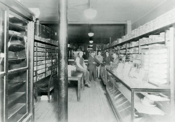 Fisher's Underselling Store, Salem, Ohio, 1919.